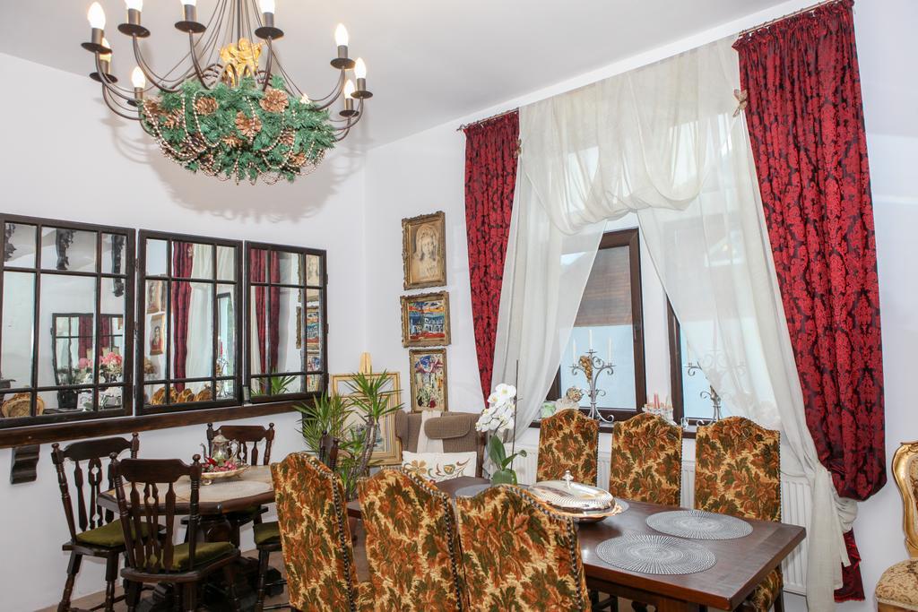 Il Piccolo Castello Buşteni Zewnętrze zdjęcie